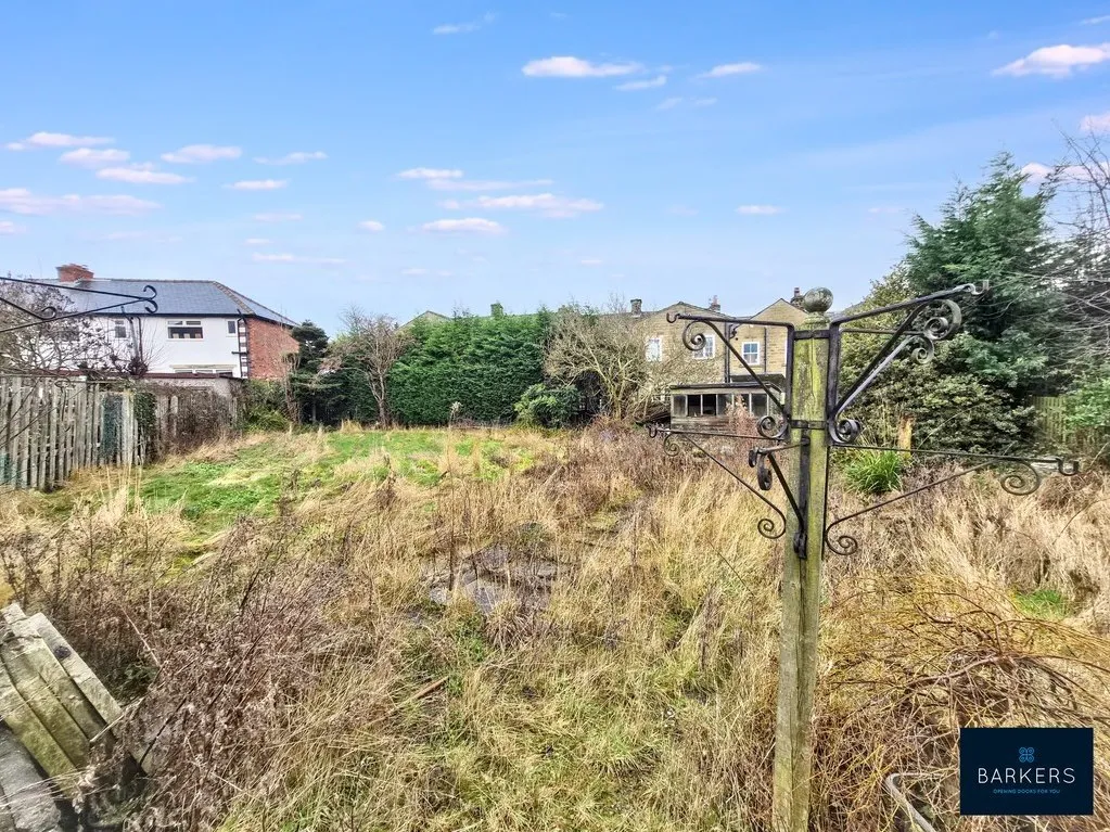 Hurstville Avenue, East Bierley BD4 6PX, photo 10