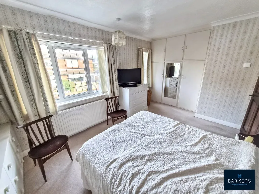 Hurstville Avenue, East Bierley BD4 6PX, photo 7