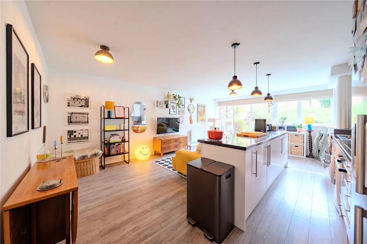 Shaw Lane, Leeds, LS6, photo 8