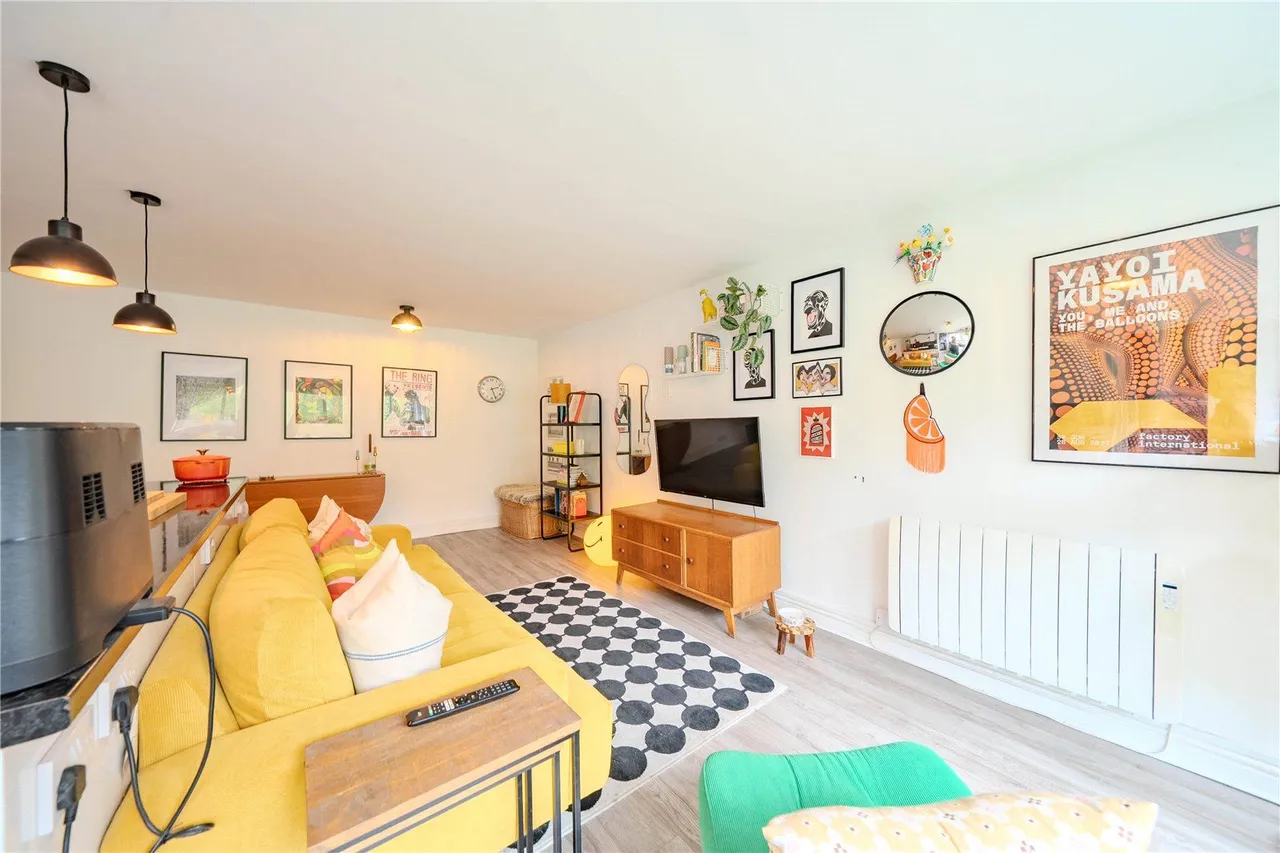 Shaw Lane, Leeds, LS6, photo 5