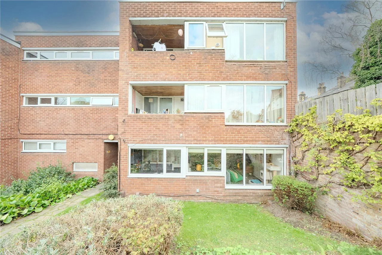 Shaw Lane, Leeds, LS6, photo 10