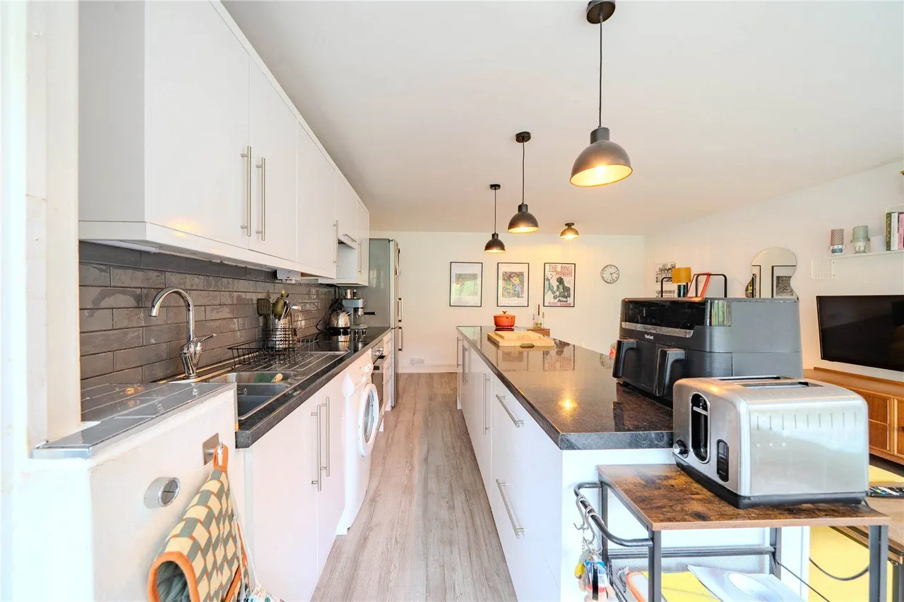 Shaw Lane, Leeds, LS6, photo 3