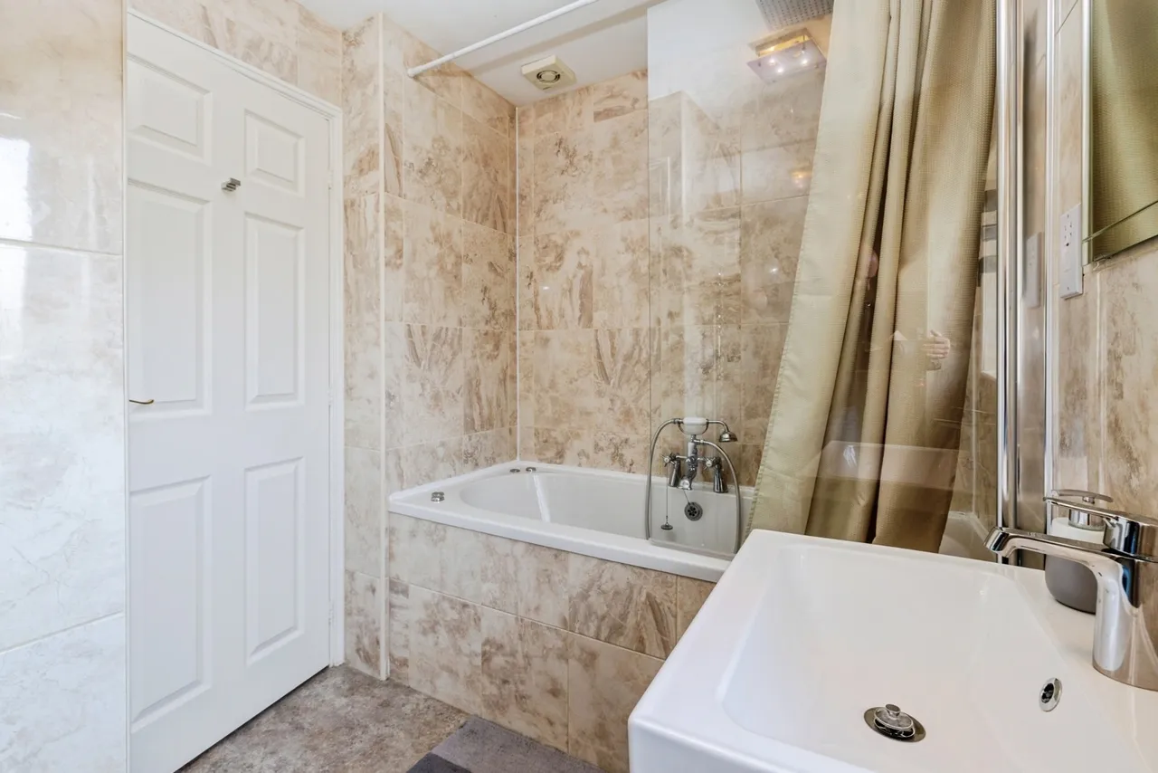 Leveret Chase, Witham St. Hughs, Lincoln, Lincolnshire, LN6, photo 16