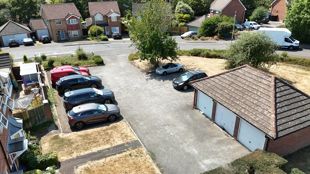 Bowler Road, Aylesbury, HP21, photo 11