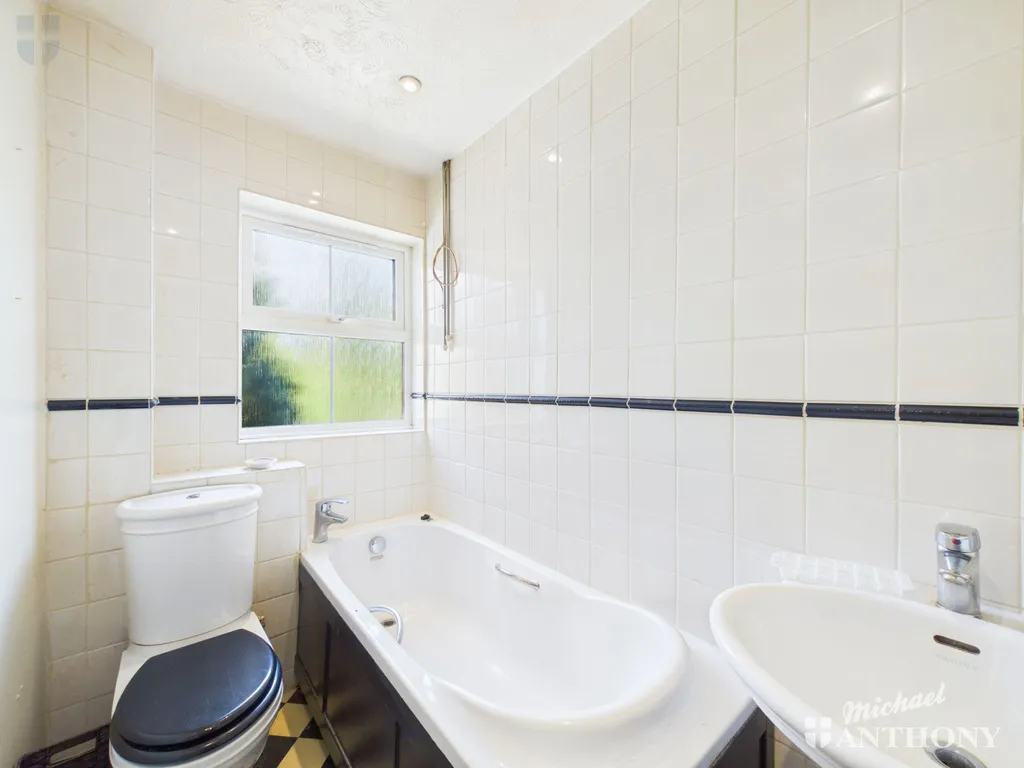 Bowler Road, Aylesbury, HP21, photo 8