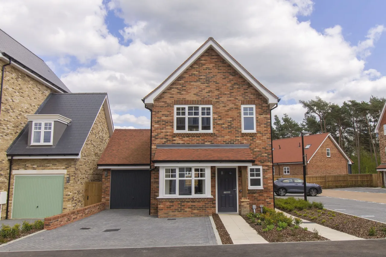 3 bed house for sale — Sweet Chestnut Close, Fleet, GU51 3JQ