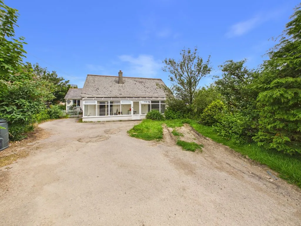 flat for sale — Longdowns, Penryn