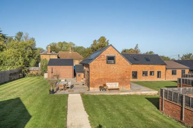 Yew Tree House, The Slade, CV47, photo 29