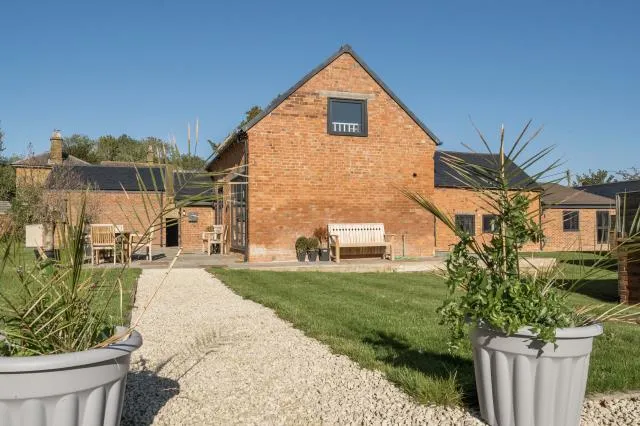Yew Tree House, The Slade, CV47, photo 6