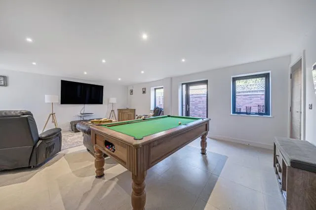 Yew Tree House, The Slade, CV47, photo 12