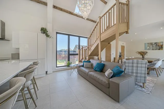 Yew Tree House, The Slade, CV47, photo 7