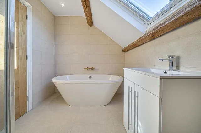 Yew Tree House, The Slade, CV47, photo 18