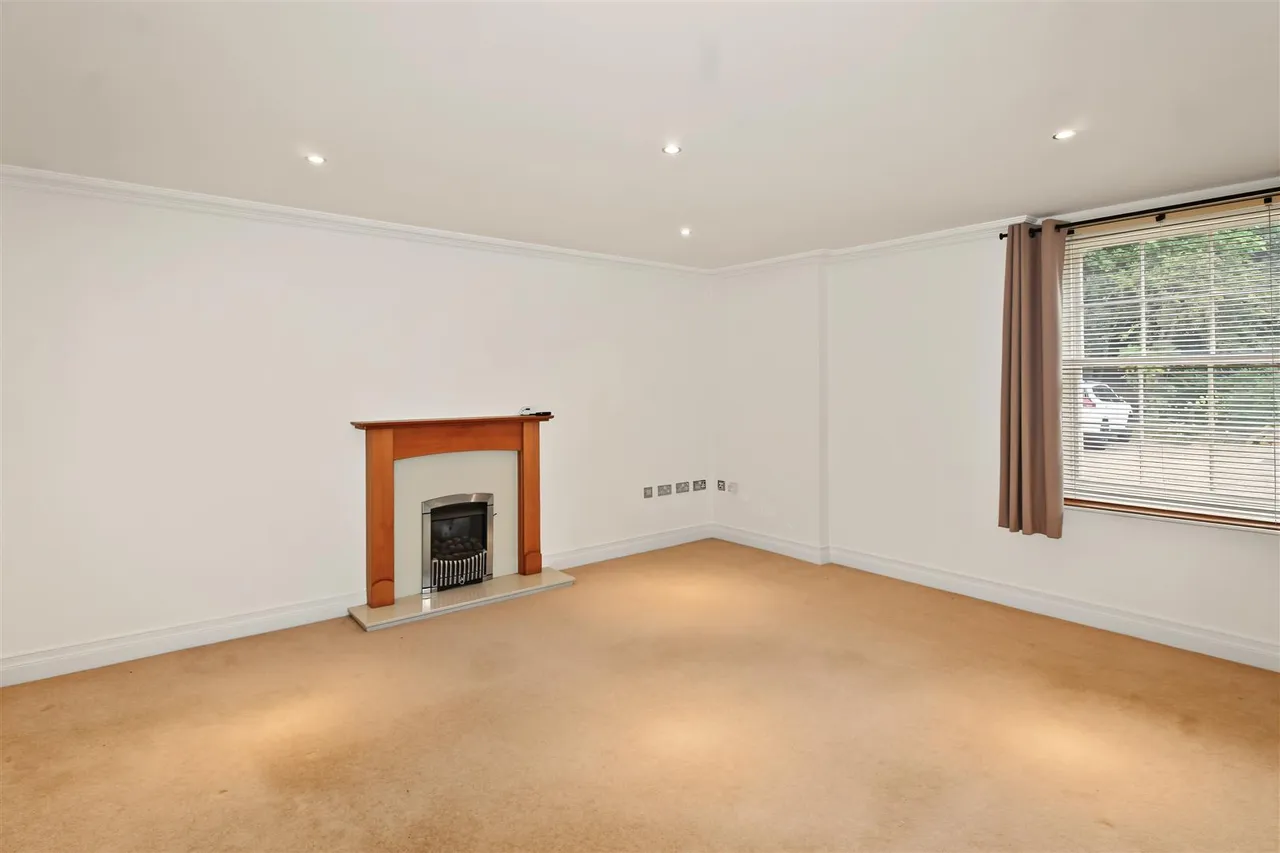 Town street, Bramcote, NG9, photo 9