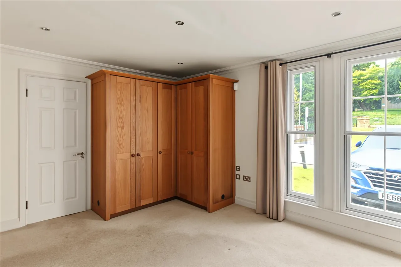 Town street, Bramcote, NG9, photo 3
