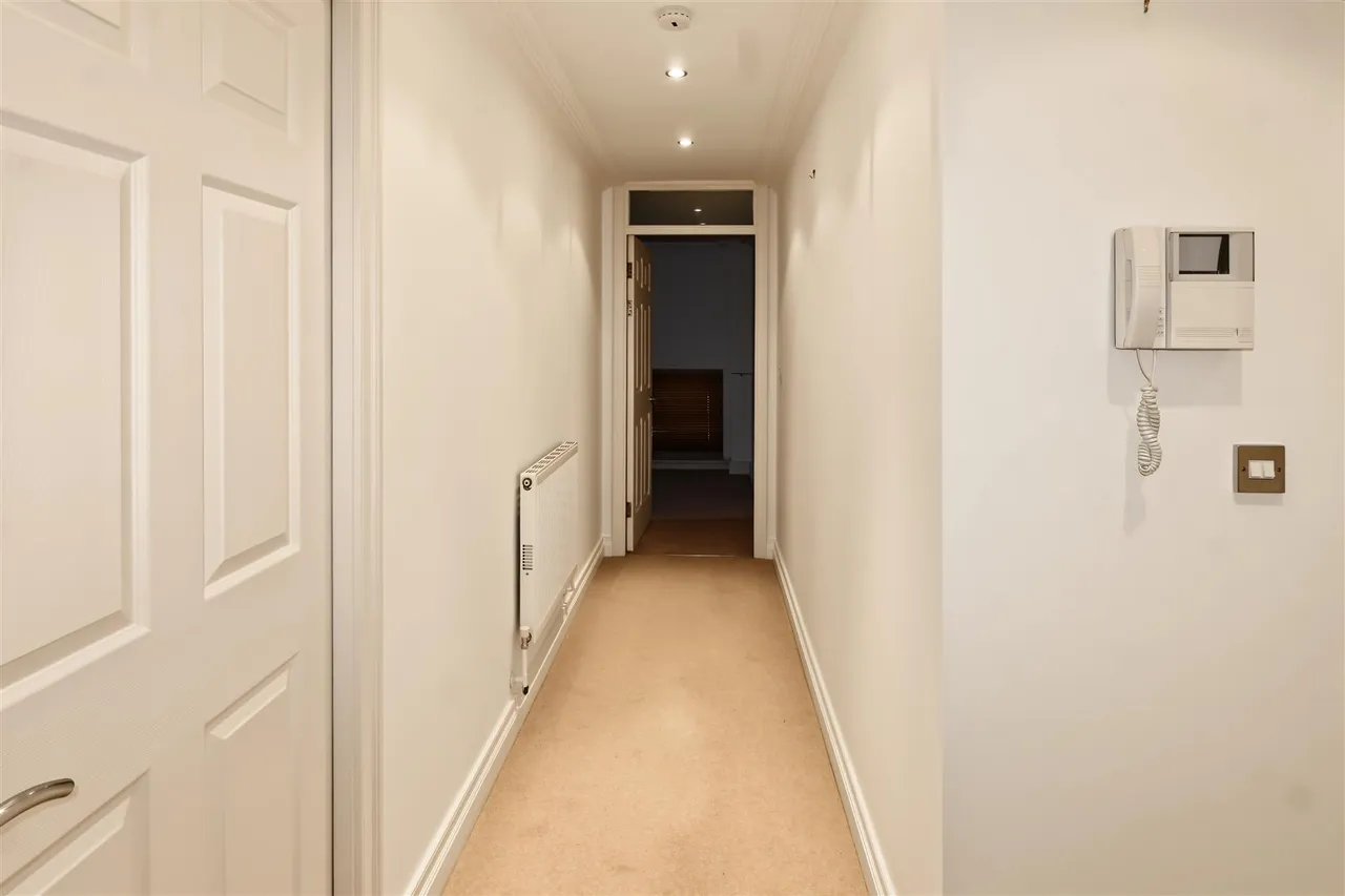 Town street, Bramcote, NG9, photo 8