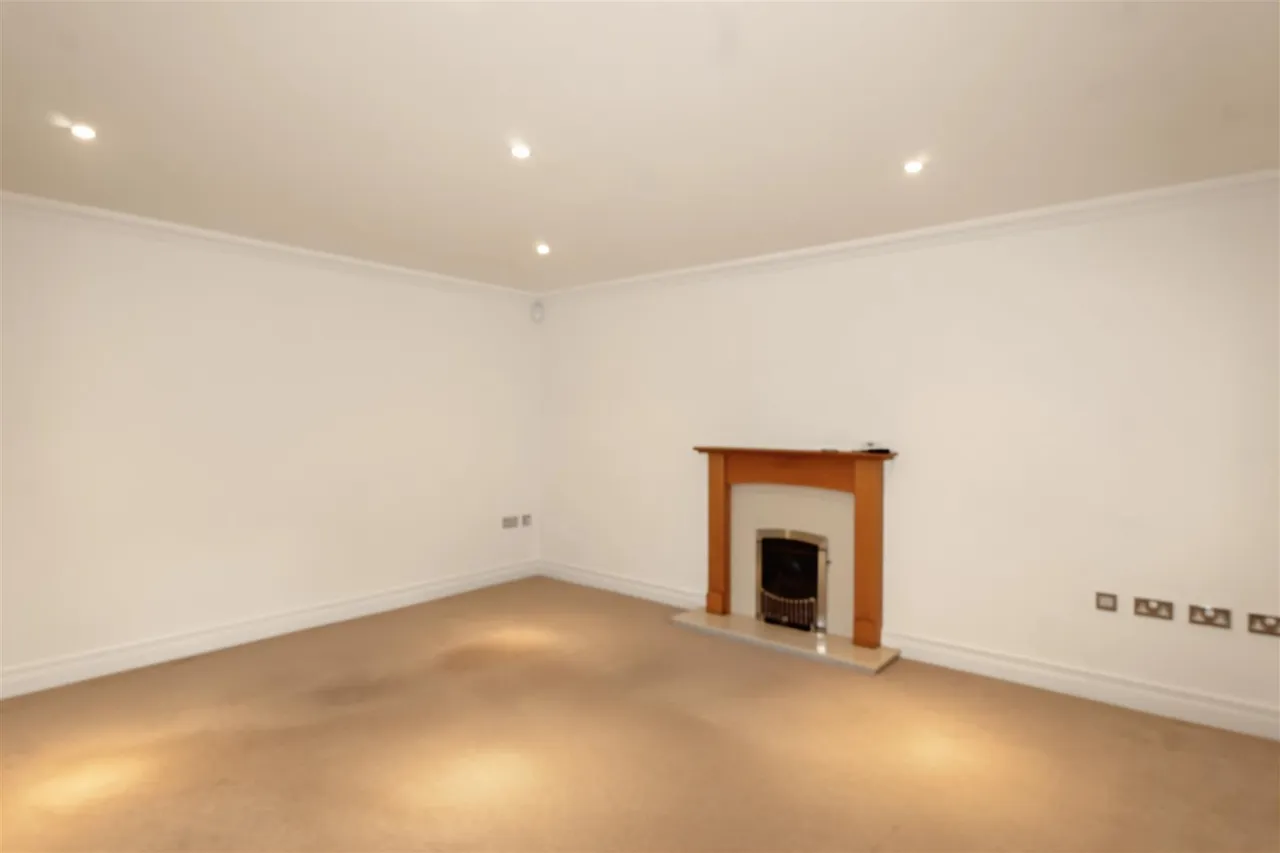 Town street, Bramcote, NG9, photo 10
