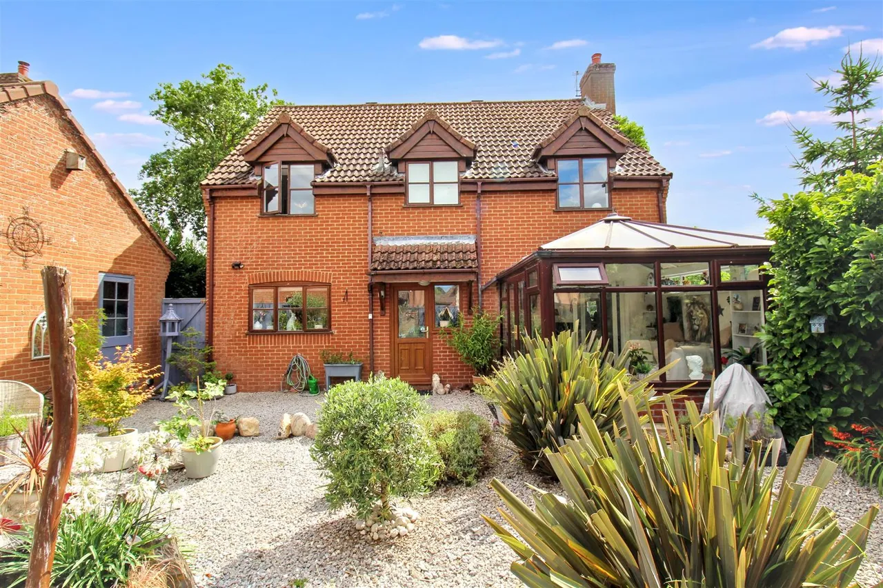 Eagle Road, Erpingham, NR11, photo 24
