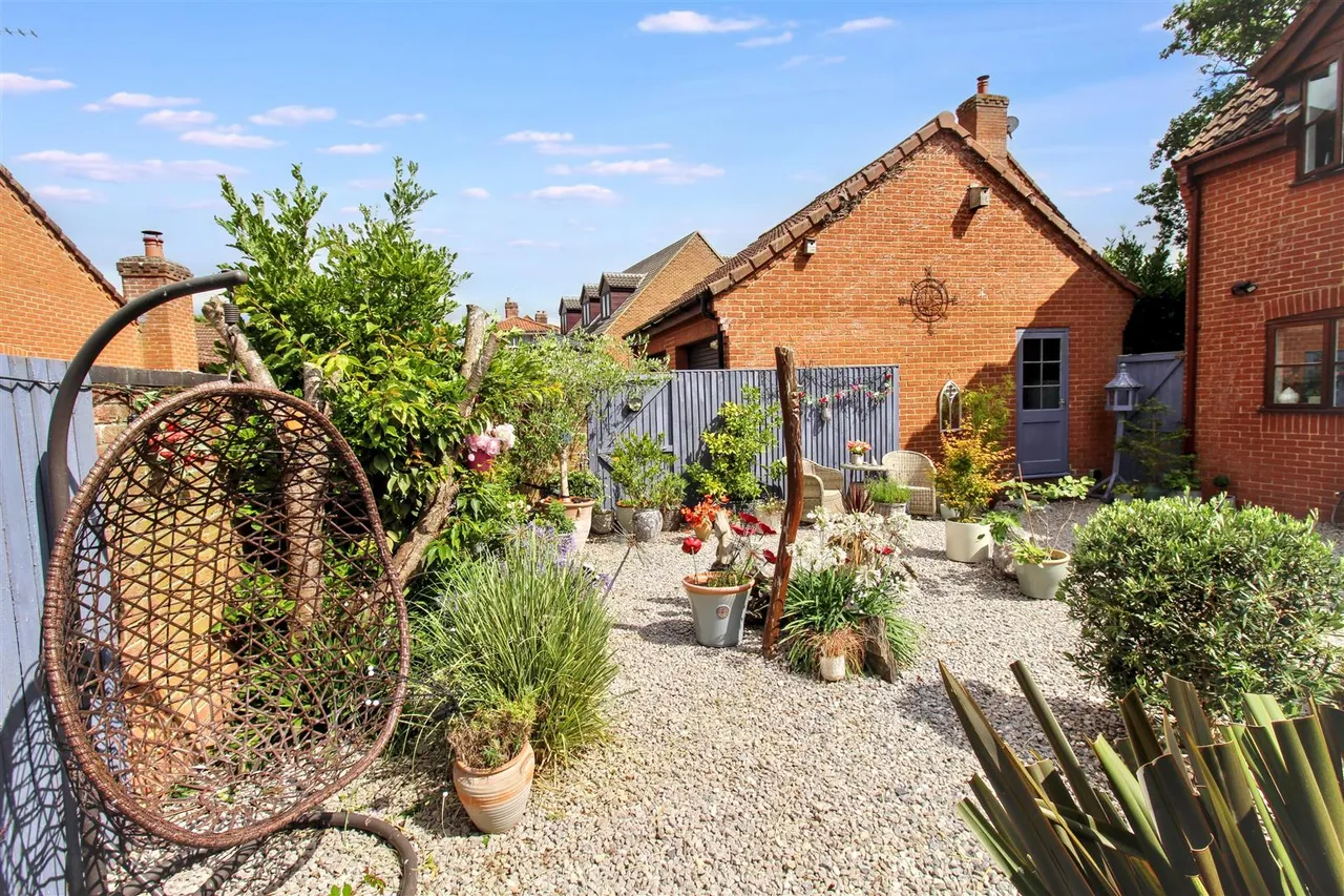 Eagle Road, Erpingham, NR11, photo 15