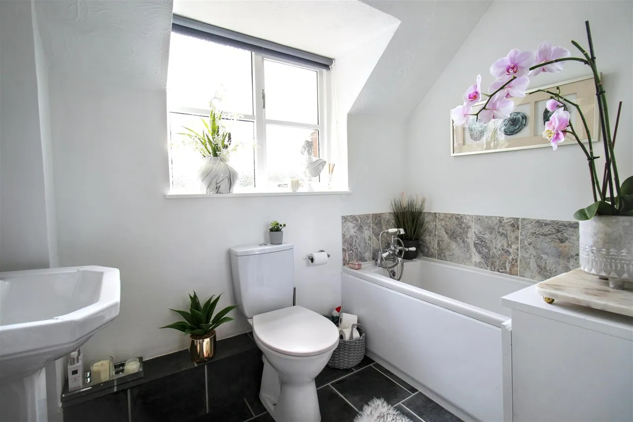 Eagle Road, Erpingham, NR11, photo 23