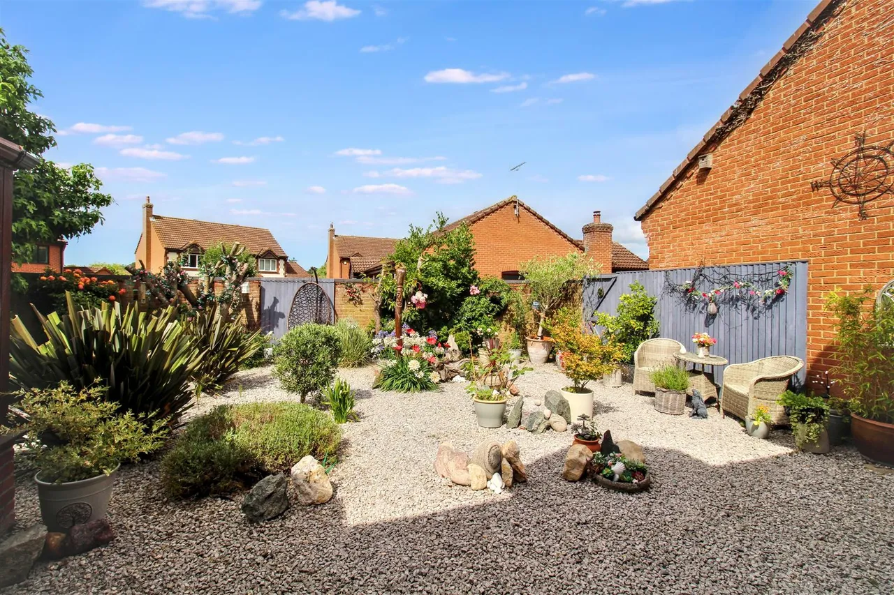 Eagle Road, Erpingham, NR11, photo 11