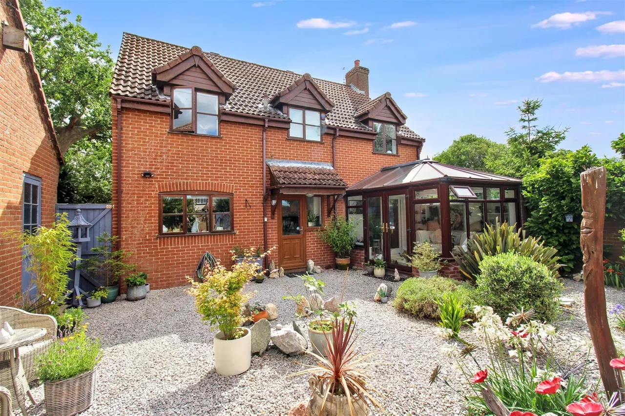 Eagle Road, Erpingham, NR11, photo 13