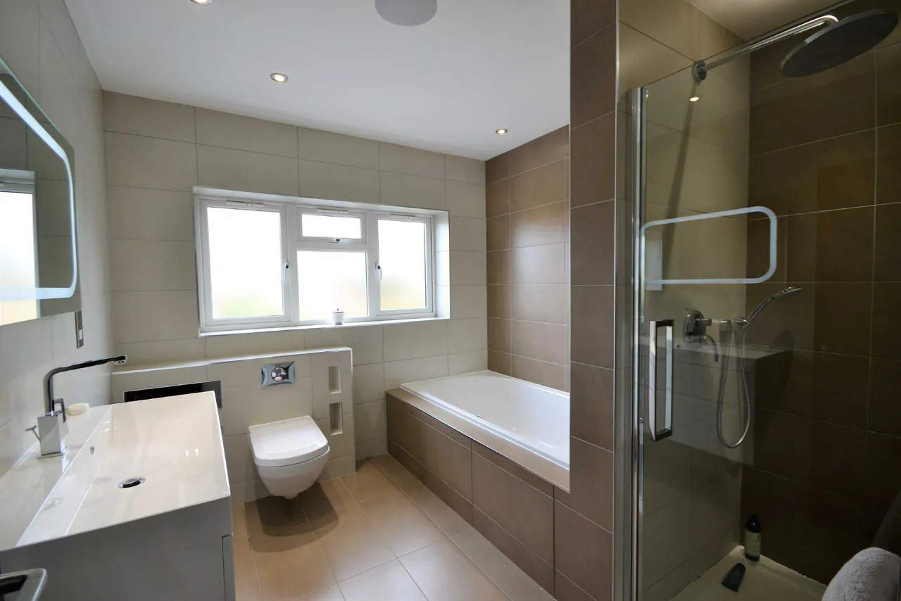 Bournwell Close, Hadley Wood, Hertfordshire, EN4 0JX, photo 14