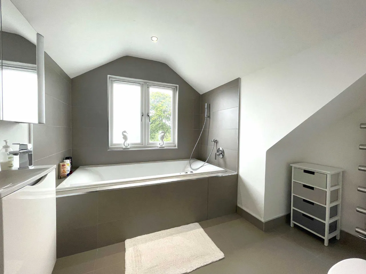 Bournwell Close, Hadley Wood, Hertfordshire, EN4 0JX, photo 15