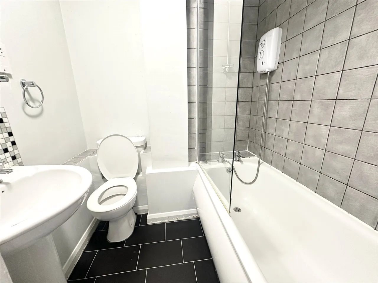 Trier Way, Gloucester, Gloucestershire, GL1, photo 5