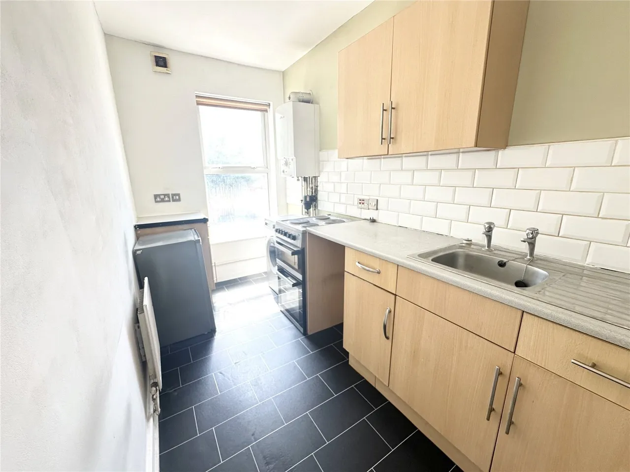 Trier Way, Gloucester, Gloucestershire, GL1, photo 4