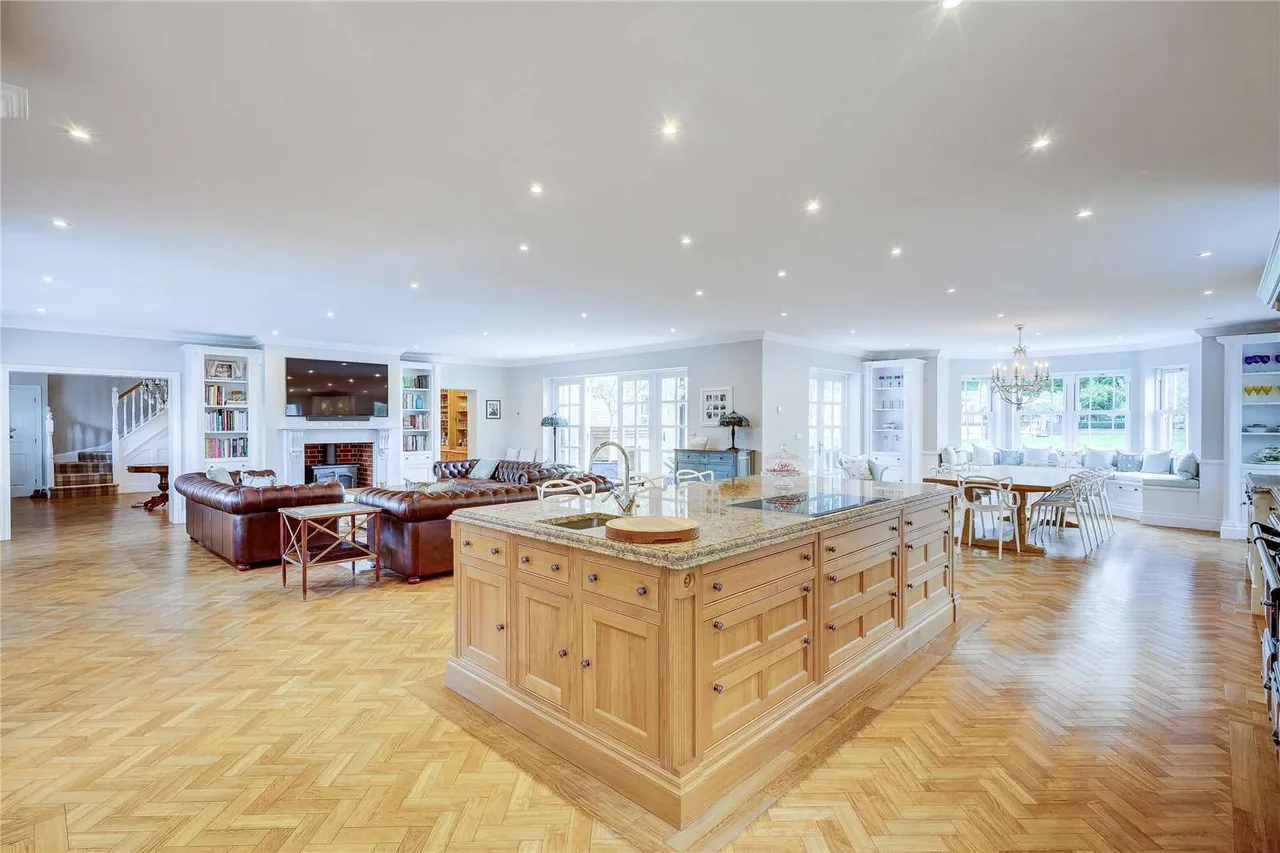 Norsey Road, Billericay, Essex, CM11 1DB, photo 9