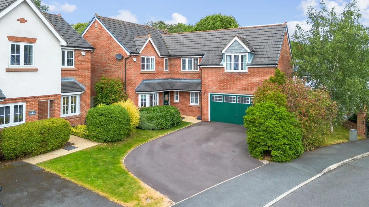 5 bed house for sale — Springbrook, Walton, Warrington, Warrington, WA4 6FQ