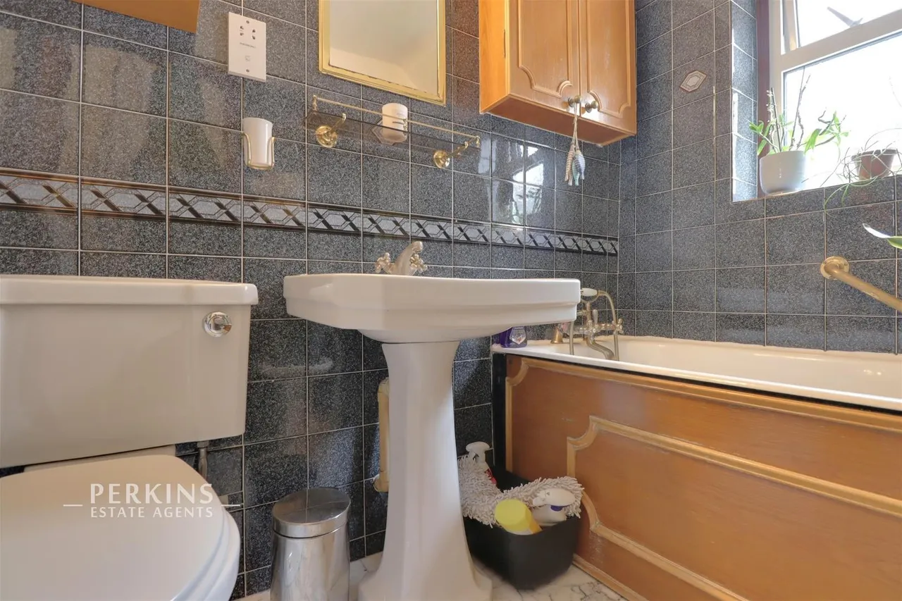 Bennetts Avenue, Greenford, UB6, photo 8