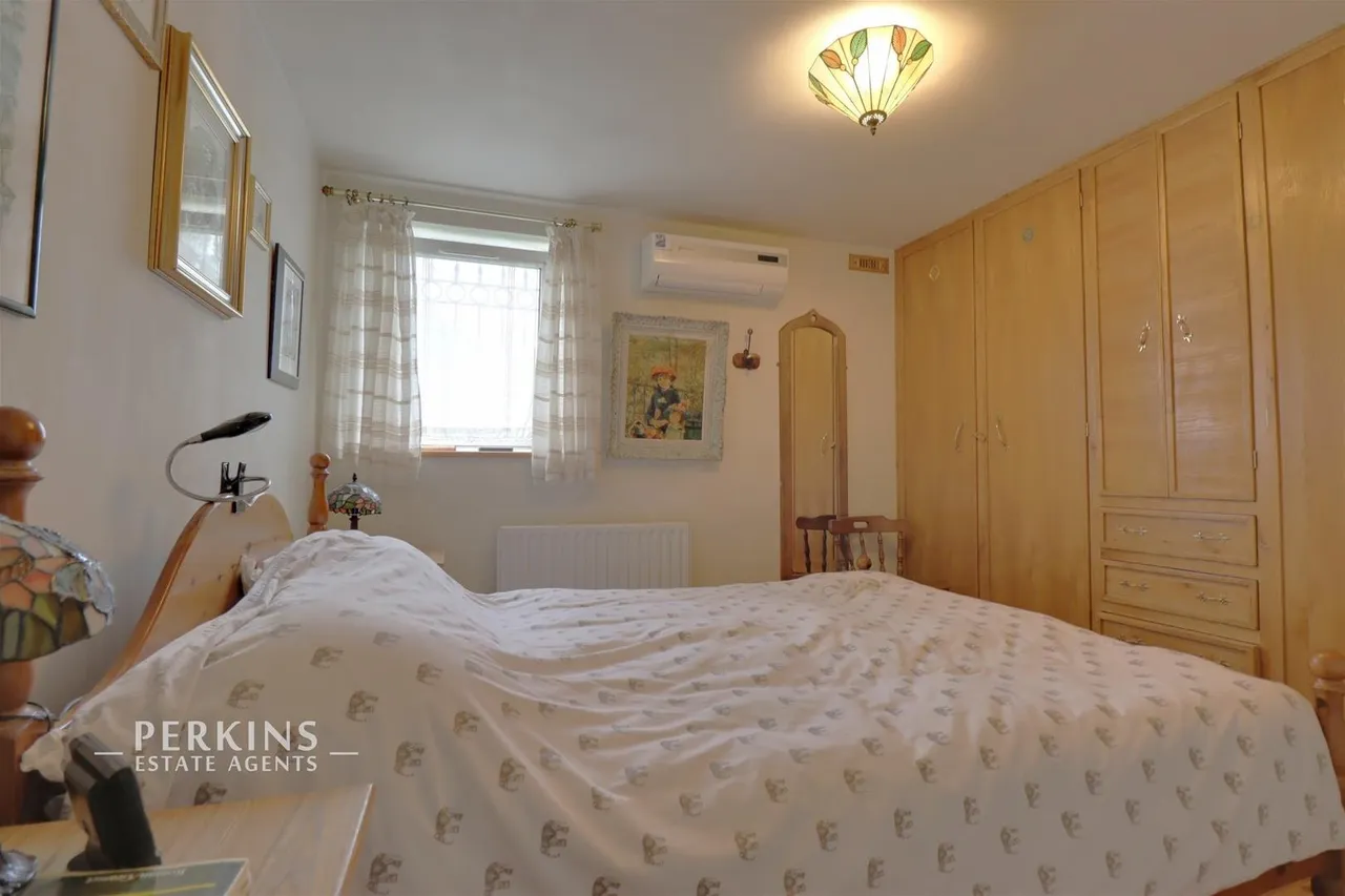 Bennetts Avenue, Greenford, UB6, photo 3