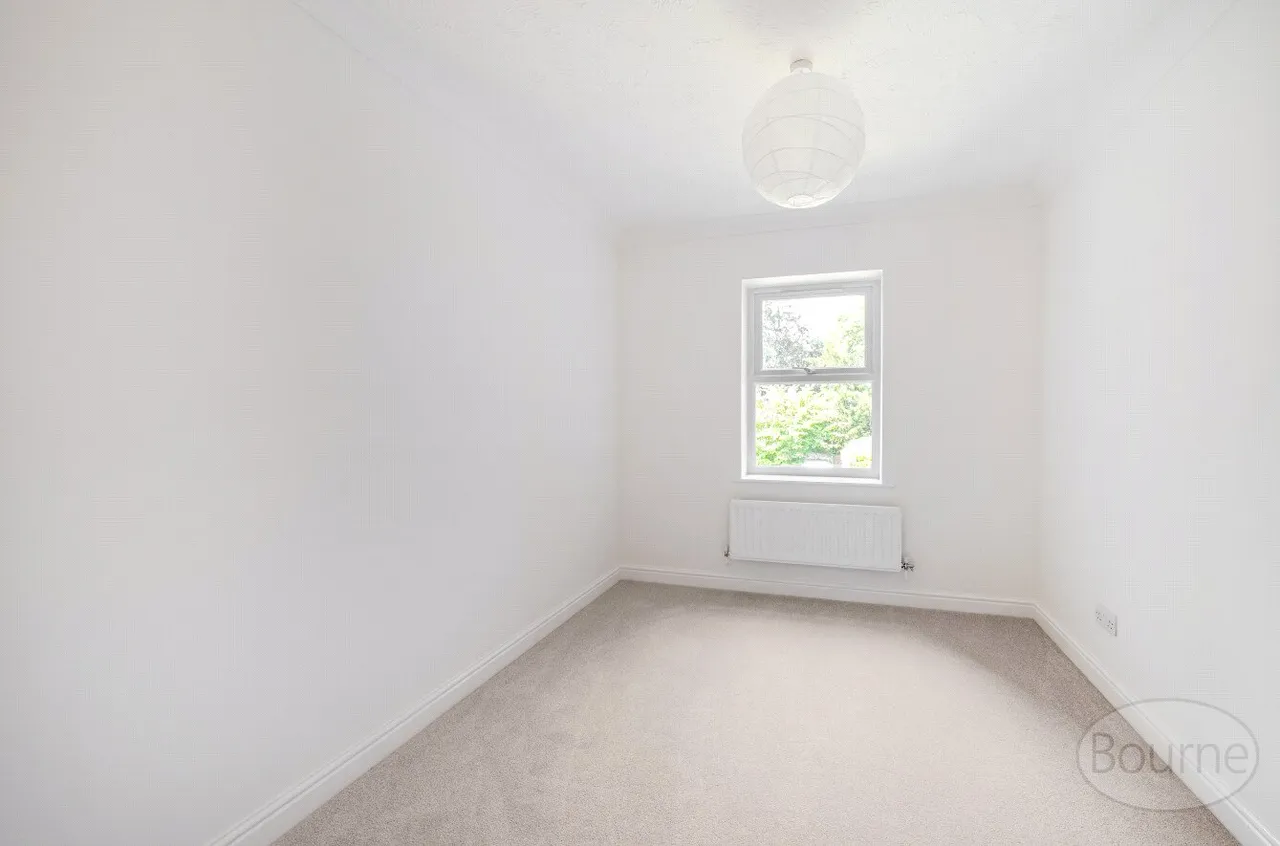Hale Place, Farnham, GU9, photo 8