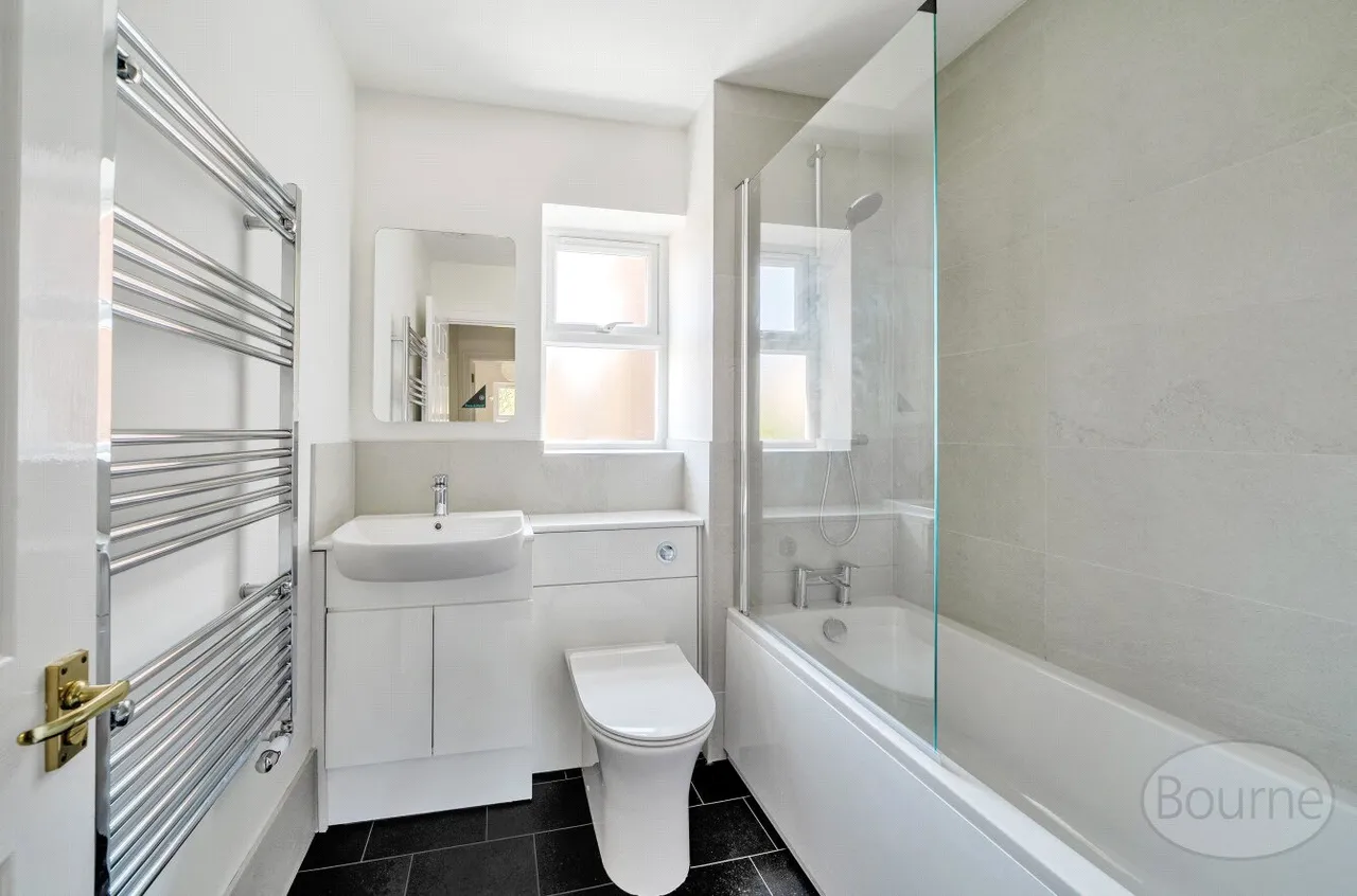 Hale Place, Farnham, GU9, photo 9