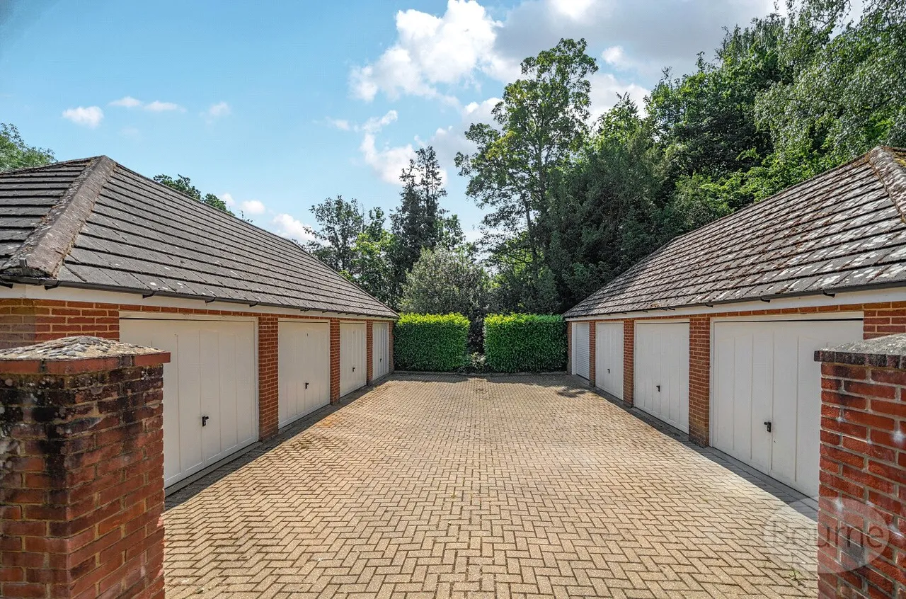 Hale Place, Farnham, GU9, photo 12