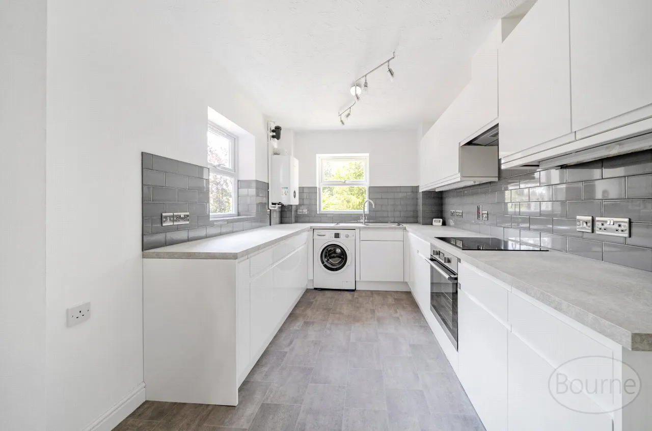 Hale Place, Farnham, GU9, photo 3