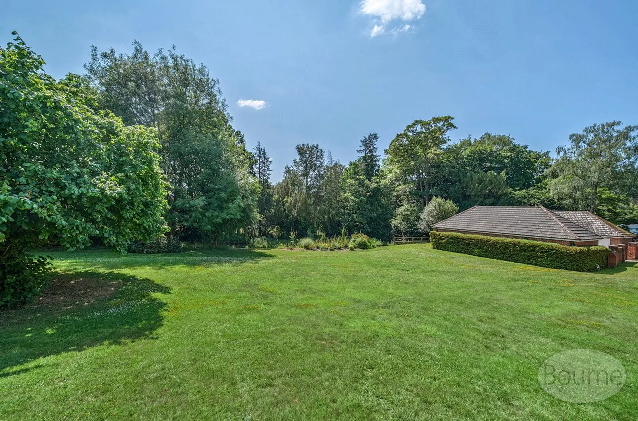 Hale Place, Farnham, GU9, photo 11