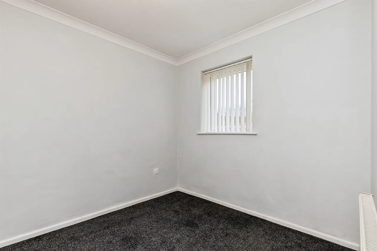 Brooklands Road, Crawley, photo 8