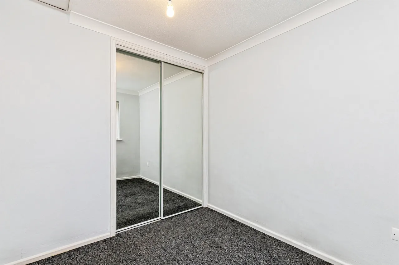 Brooklands Road, Crawley, photo 9