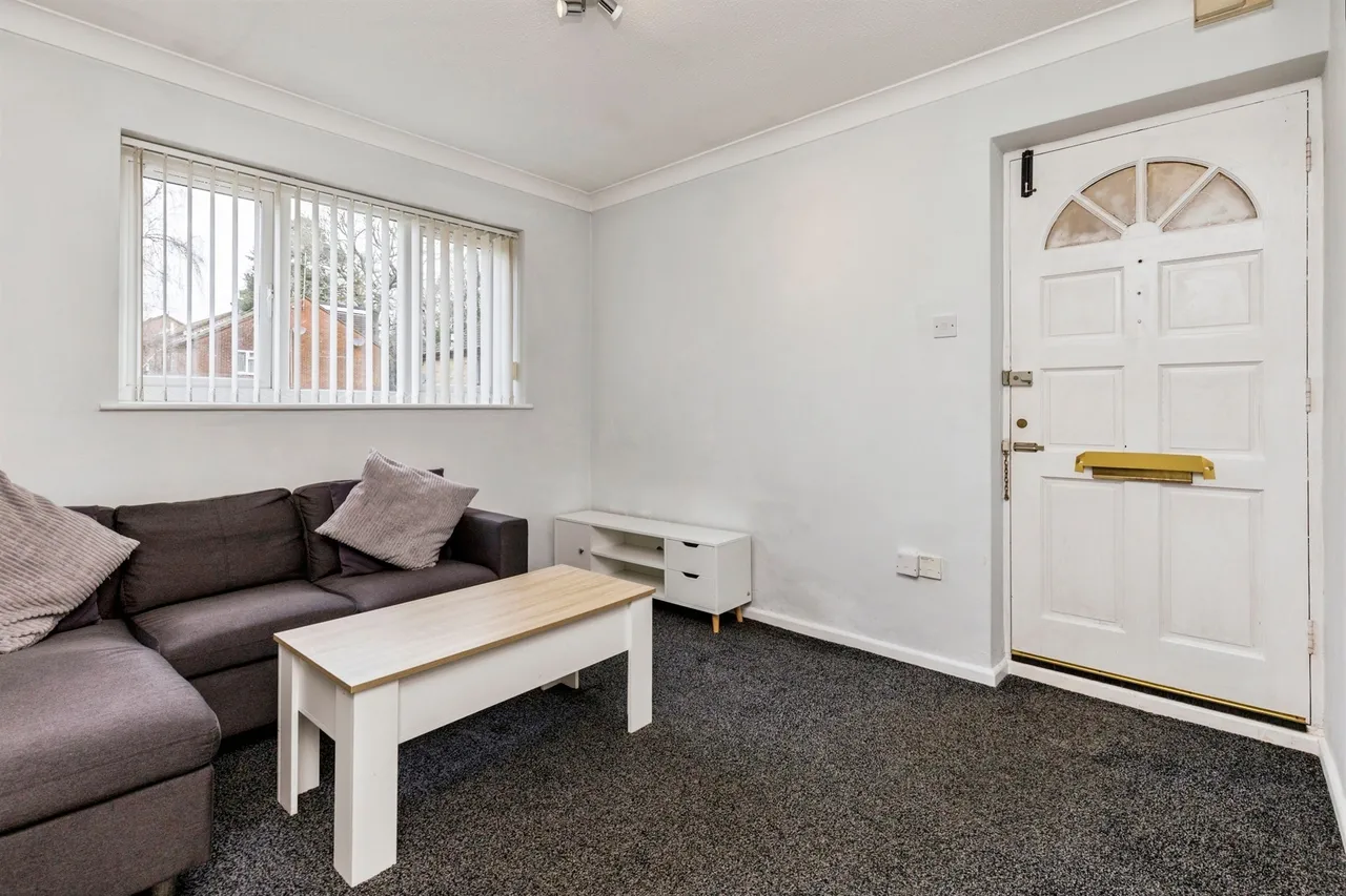 Brooklands Road, Crawley, photo 7