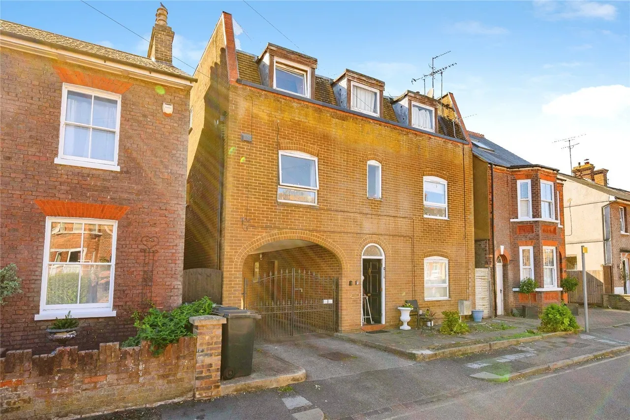 2 bed flat for sale, Princes Street, Dunstable, LU6