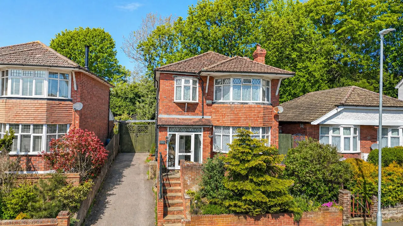 3 bed house for sale, Elphinstone Road, Hastings