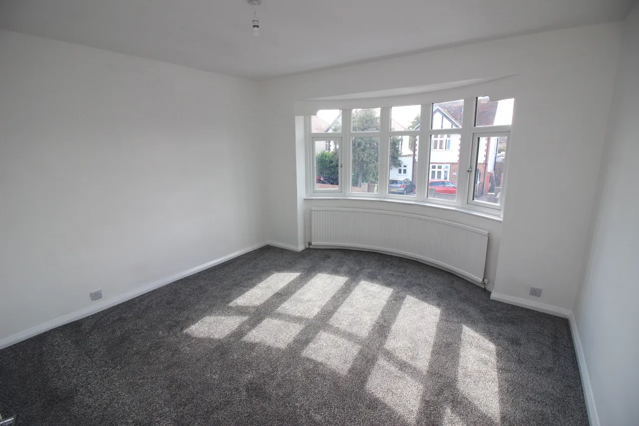 Cheam Common Road, WORCESTER PARK, Surrey, Worcester Park, KT48QR, photo 5