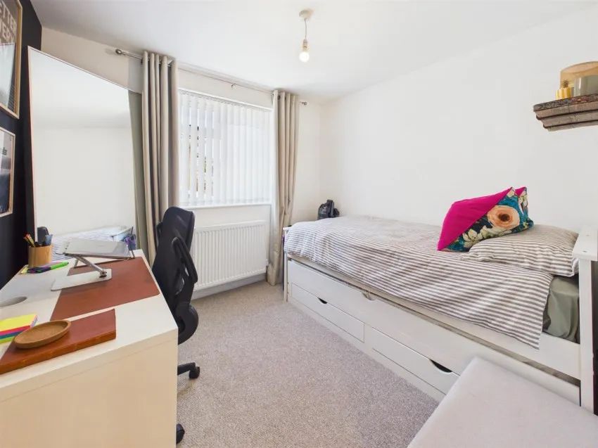 Snowdon Gardens, Churchdown, photo 14