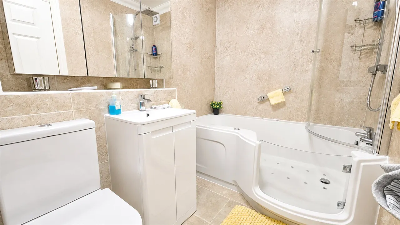 New Heys Drive, Liverpool, L18, photo 14