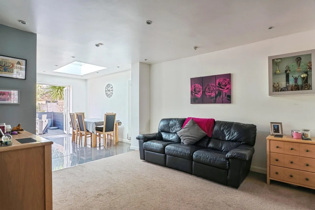 Coombe Gardens, Northbourne, BH10, photo 11