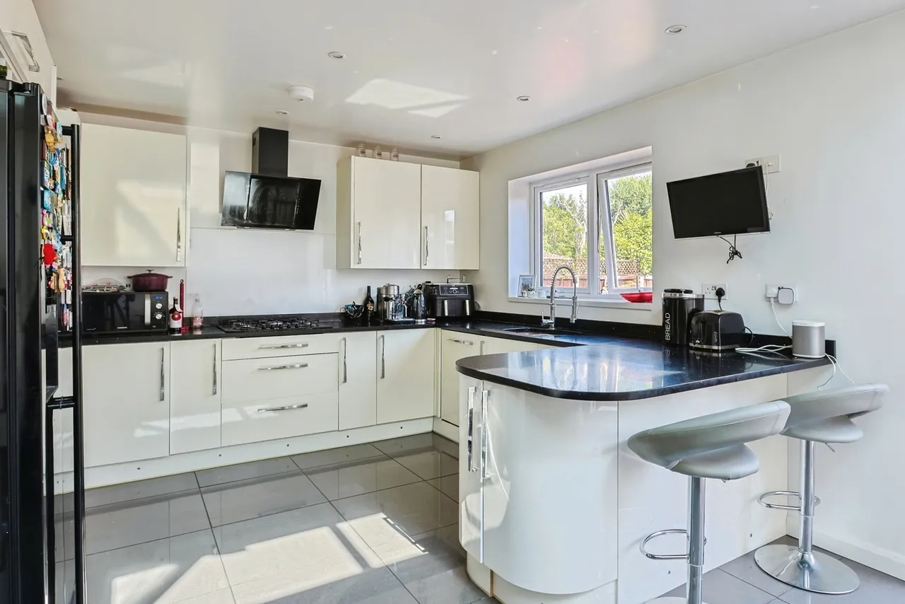Coombe Gardens, Northbourne, BH10, photo 6