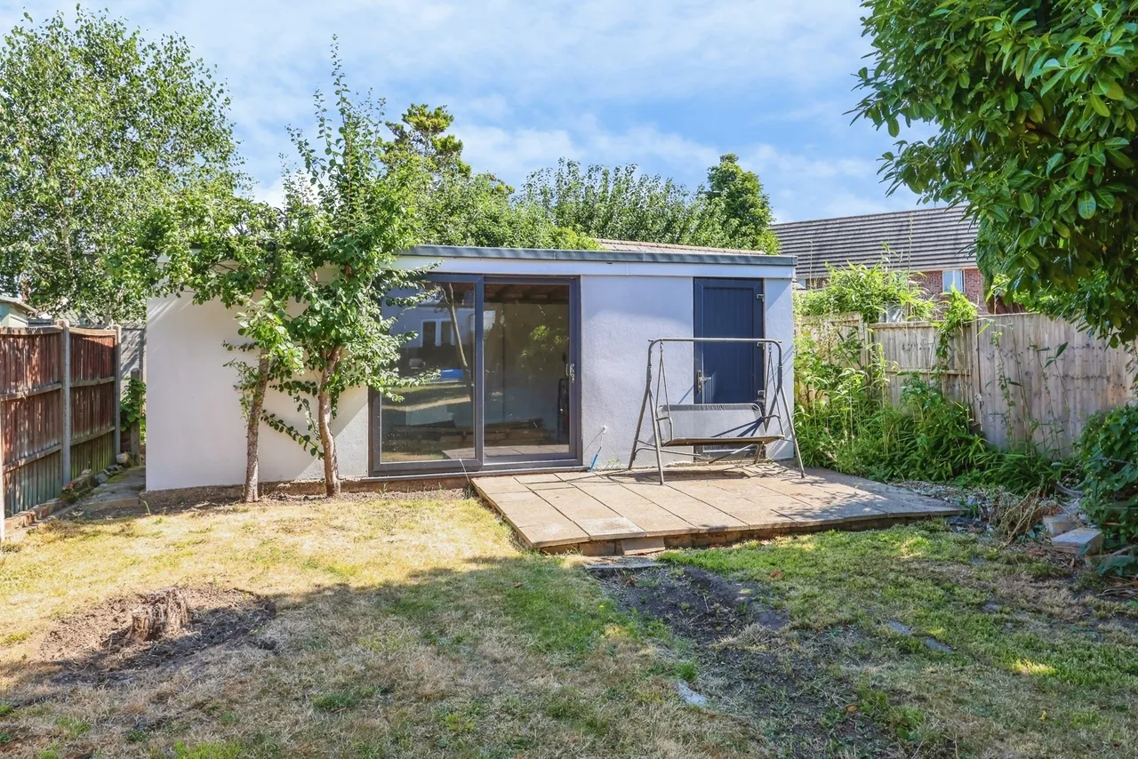 Coombe Gardens, Northbourne, BH10, photo 20