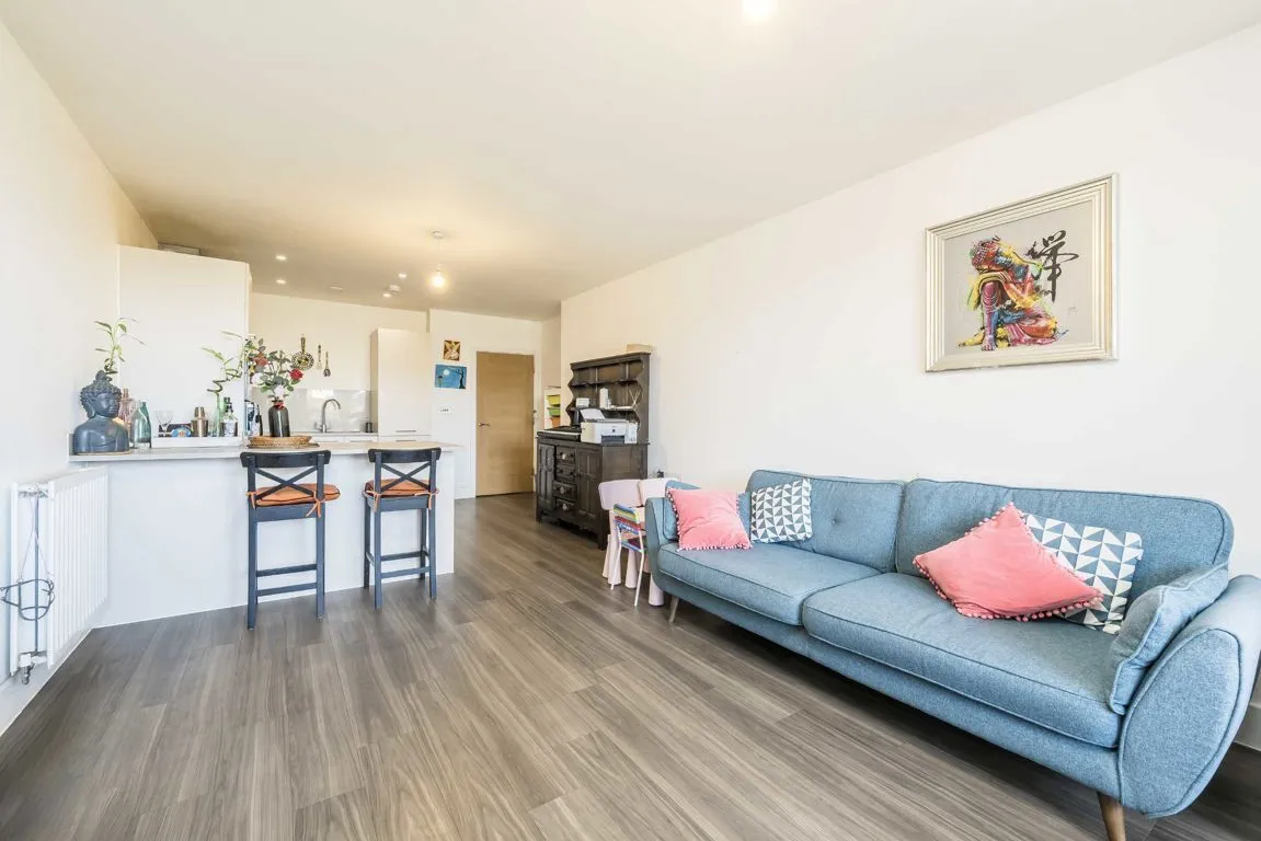London Road, TW7, photo 2